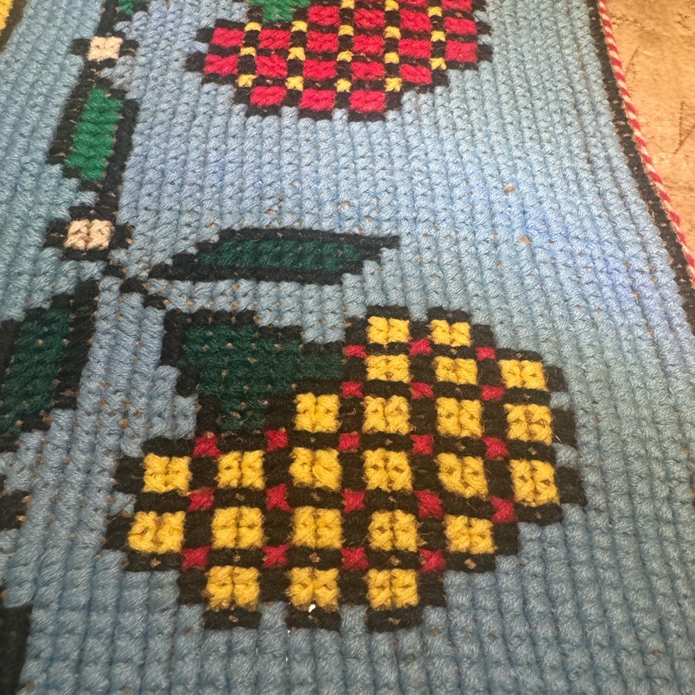 Vintage Romanian Punched Needle Rug – Handmade Circa 1970s - Picture 4 of 5